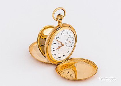 Produkt-Fotografie, goldene Taschen-Uhr