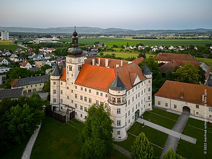 Luftansicht Schloss Hartheim